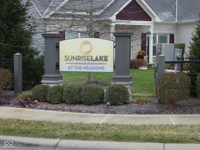 $429,500 | 4556 West Lakeway Drive, New Palestine, IN 46163