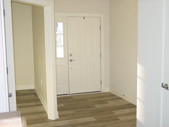 $429,500 | 4556 West Lakeway Drive, New Palestine, IN 46163