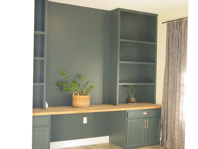 $429,500 | 4556 West Lakeway Drive, New Palestine, IN 46163