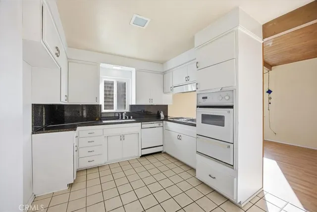 $2,350,000 | 1902 Highland Avenue, Manhattan Beach, CA 90266