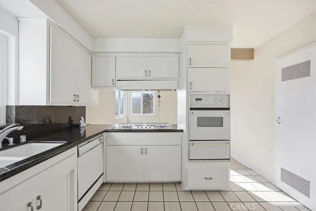 $2,350,000 | 1902 Highland Avenue, Manhattan Beach, CA 90266