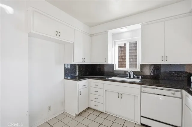 $2,350,000 | 1902 Highland Avenue, Manhattan Beach, CA 90266