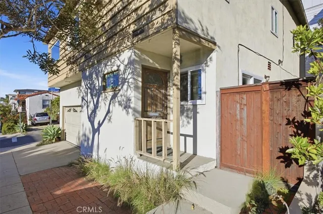 $2,350,000 | 1902 Highland Avenue, Manhattan Beach, CA 90266
