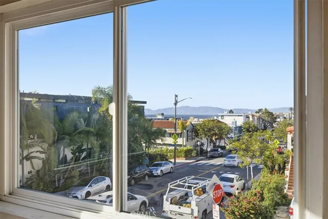 $2,350,000 | 1902 Highland Avenue, Manhattan Beach, CA 90266