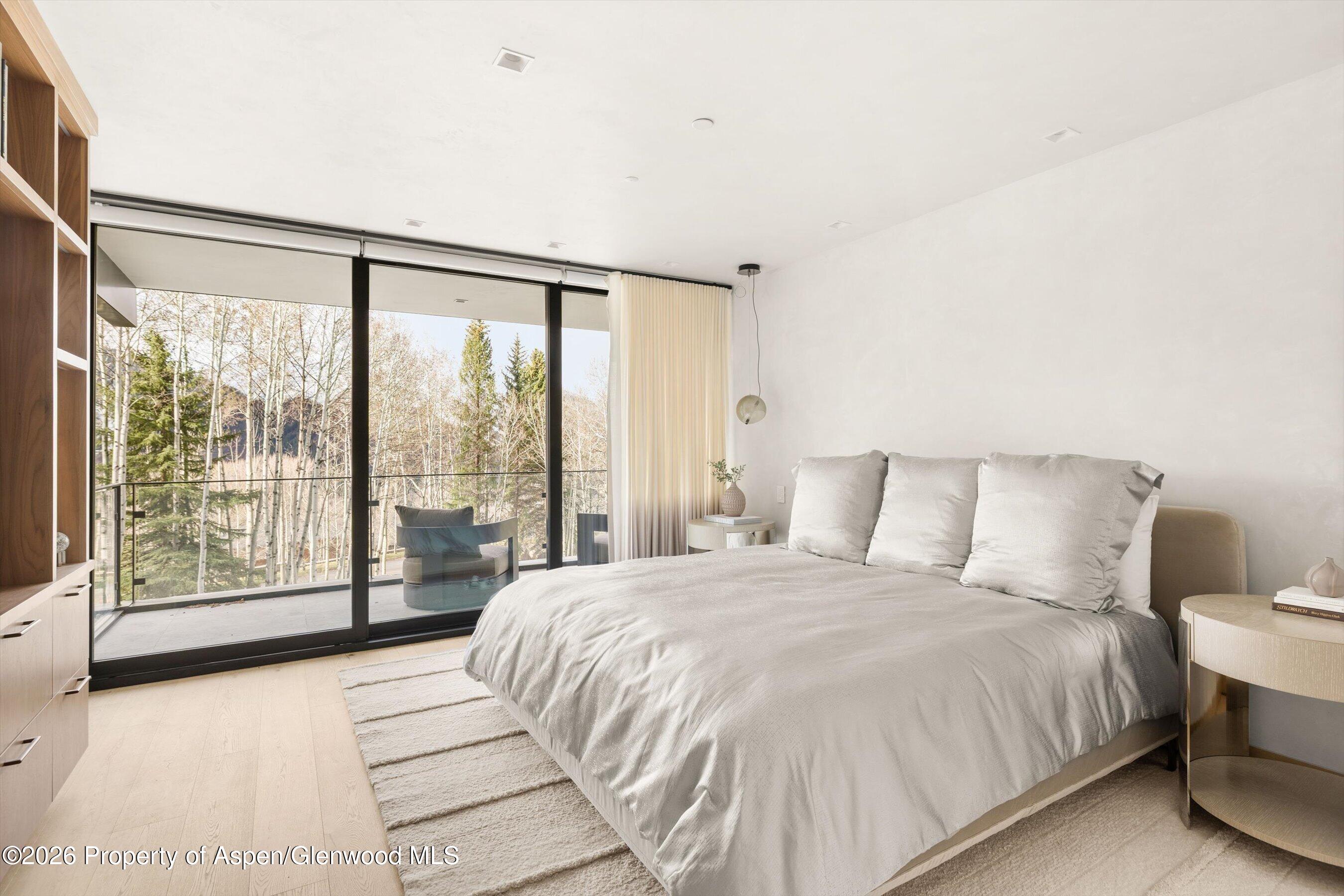 323 East Reds Road Aspen, CO 81612 - Photo 6 of 17 Ensuite Bedroom