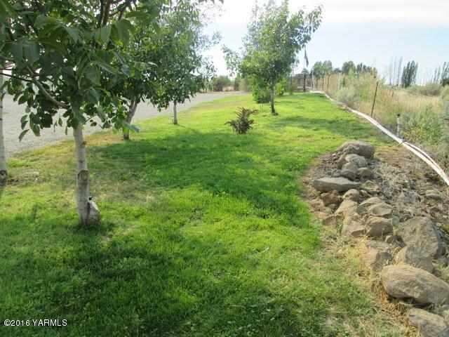 120751 Heck Road Prosser, WA 99350 - Photo 23 of 27 a view of a park