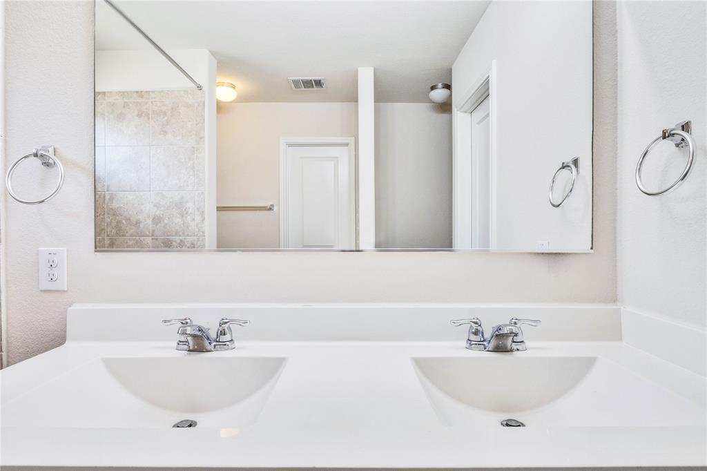324 Circle Way Jarrell, TX 76537 - Photo 10 of 26
