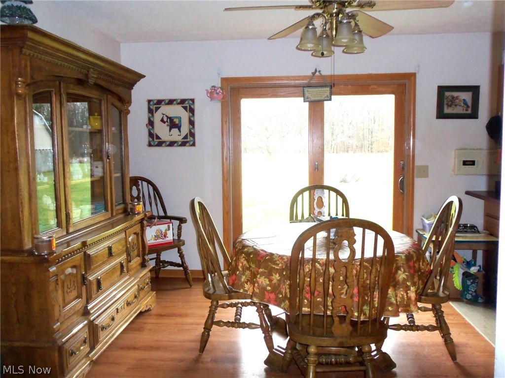 13760 Old State Road Middlefield, OH 44062 - Photo 3 of 18 Dining area in kitchen