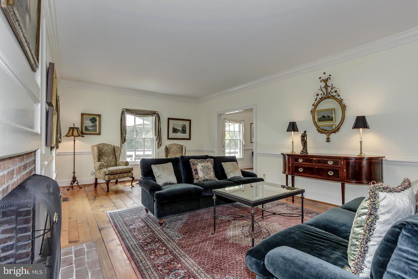 1123 Bellview Road McLean, VA 22102 - Photo 8 of 30 Living Room
