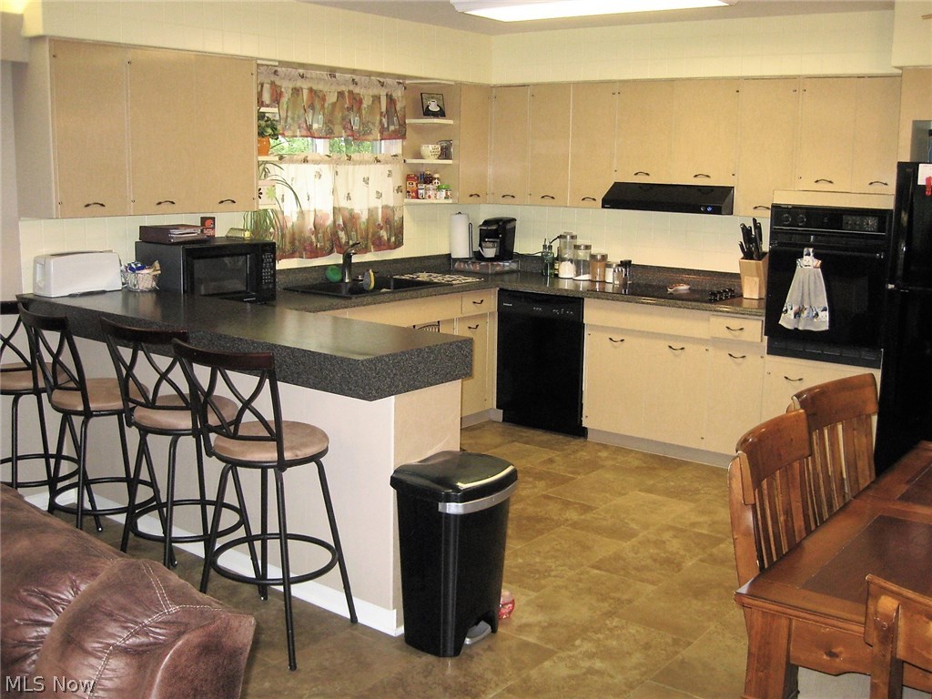 2137 Springfield Center Road Akron, OH 44312 - Photo 2 of 21 Gallery Image 2