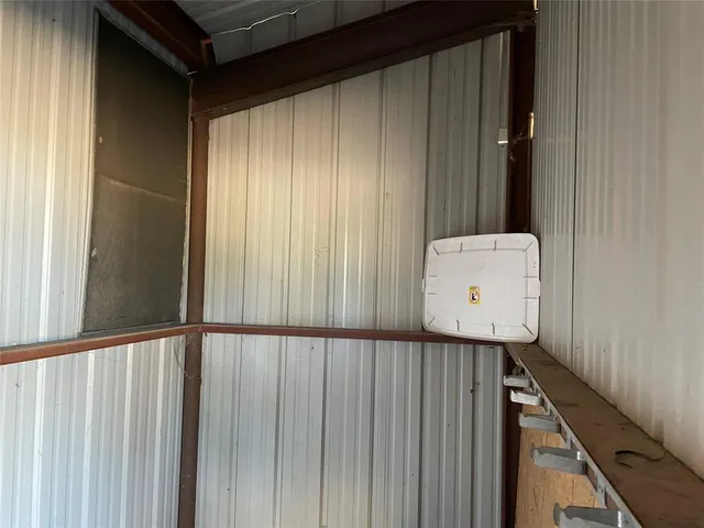 a view of a utility room