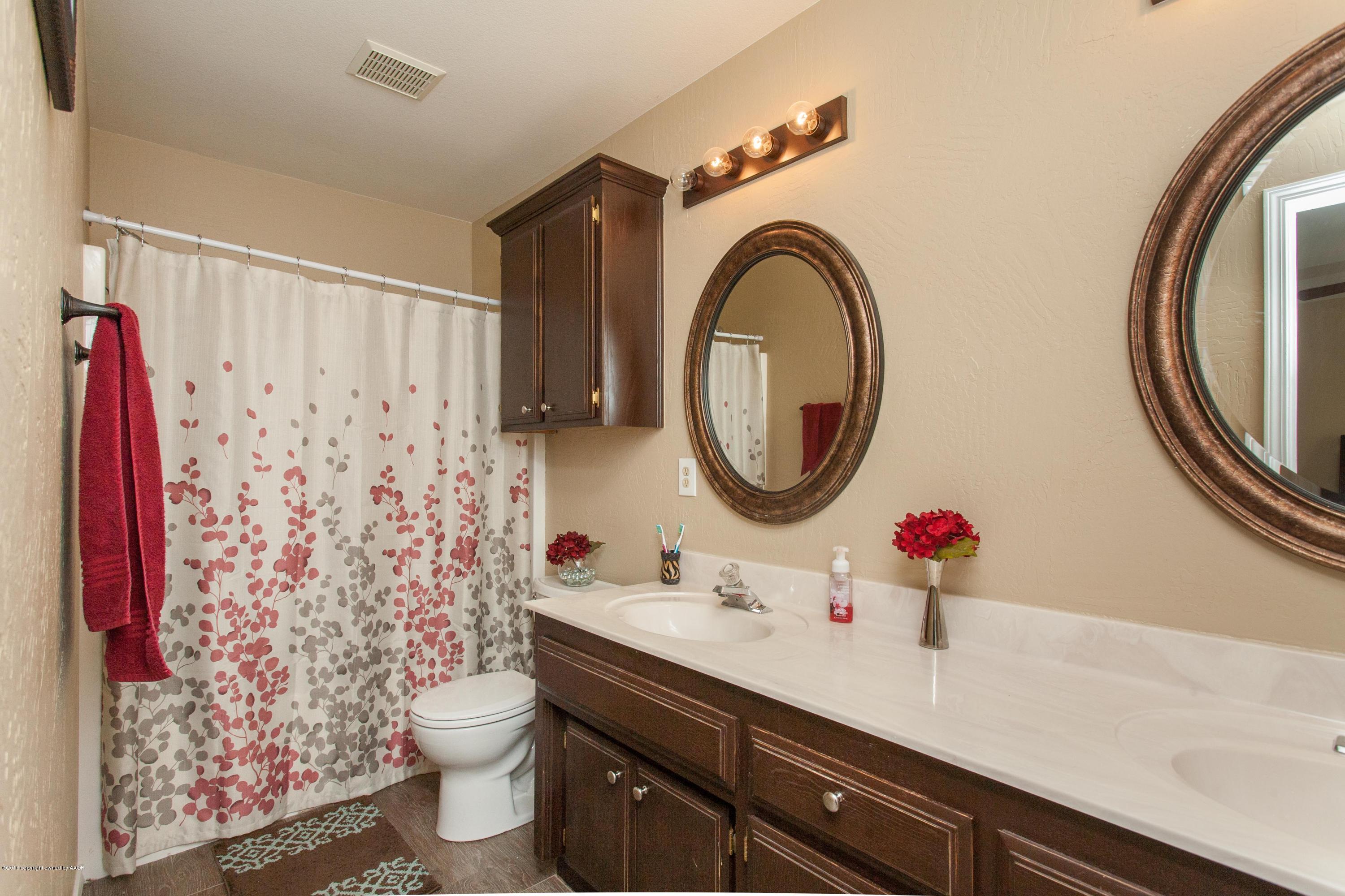 1012 Shasta Drive Amarillo, TX 79110 - Photo 12 of 23 05_Master Bath