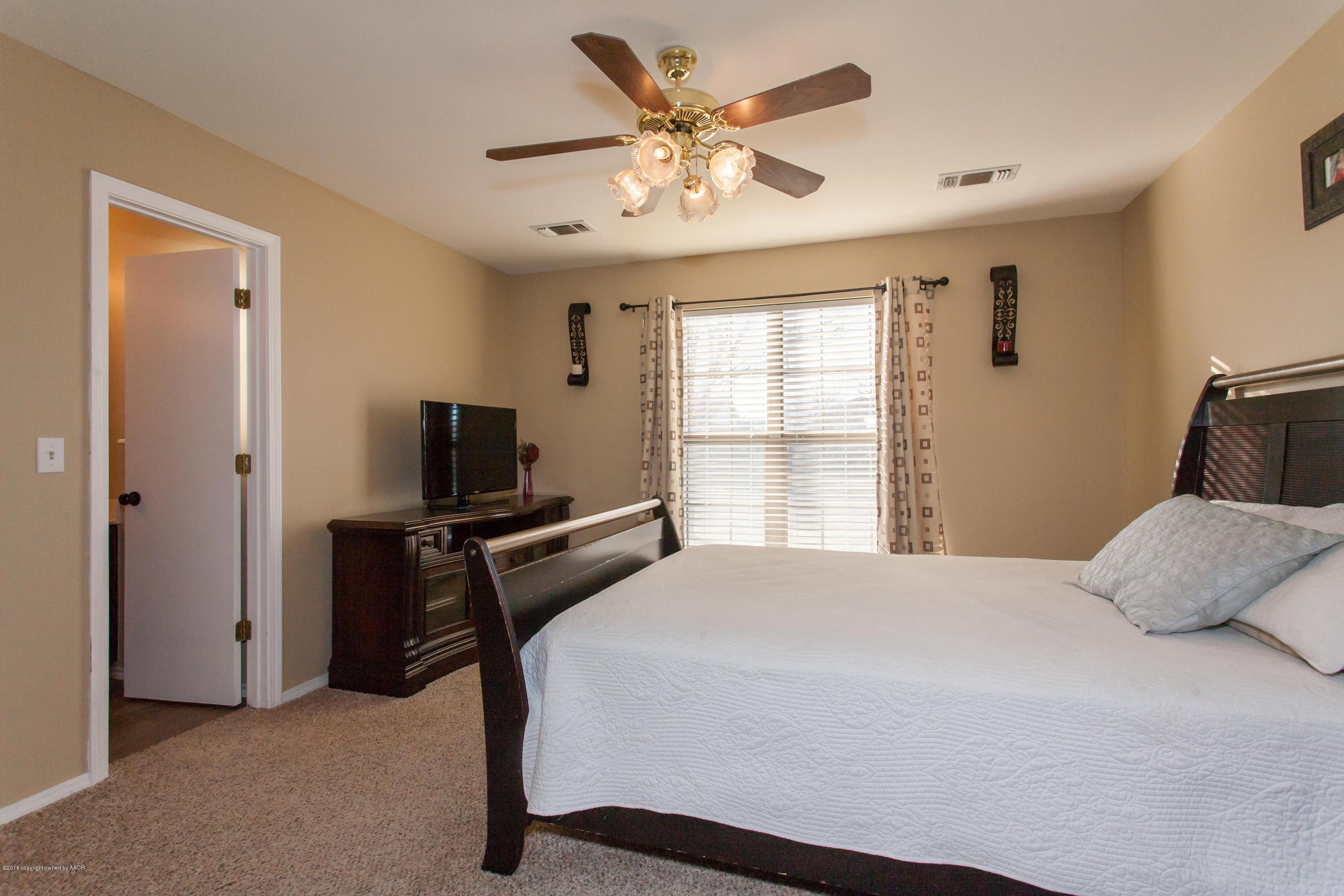 1012 Shasta Drive Amarillo, TX 79110 - Photo 10 of 23 04_Master Bedroom