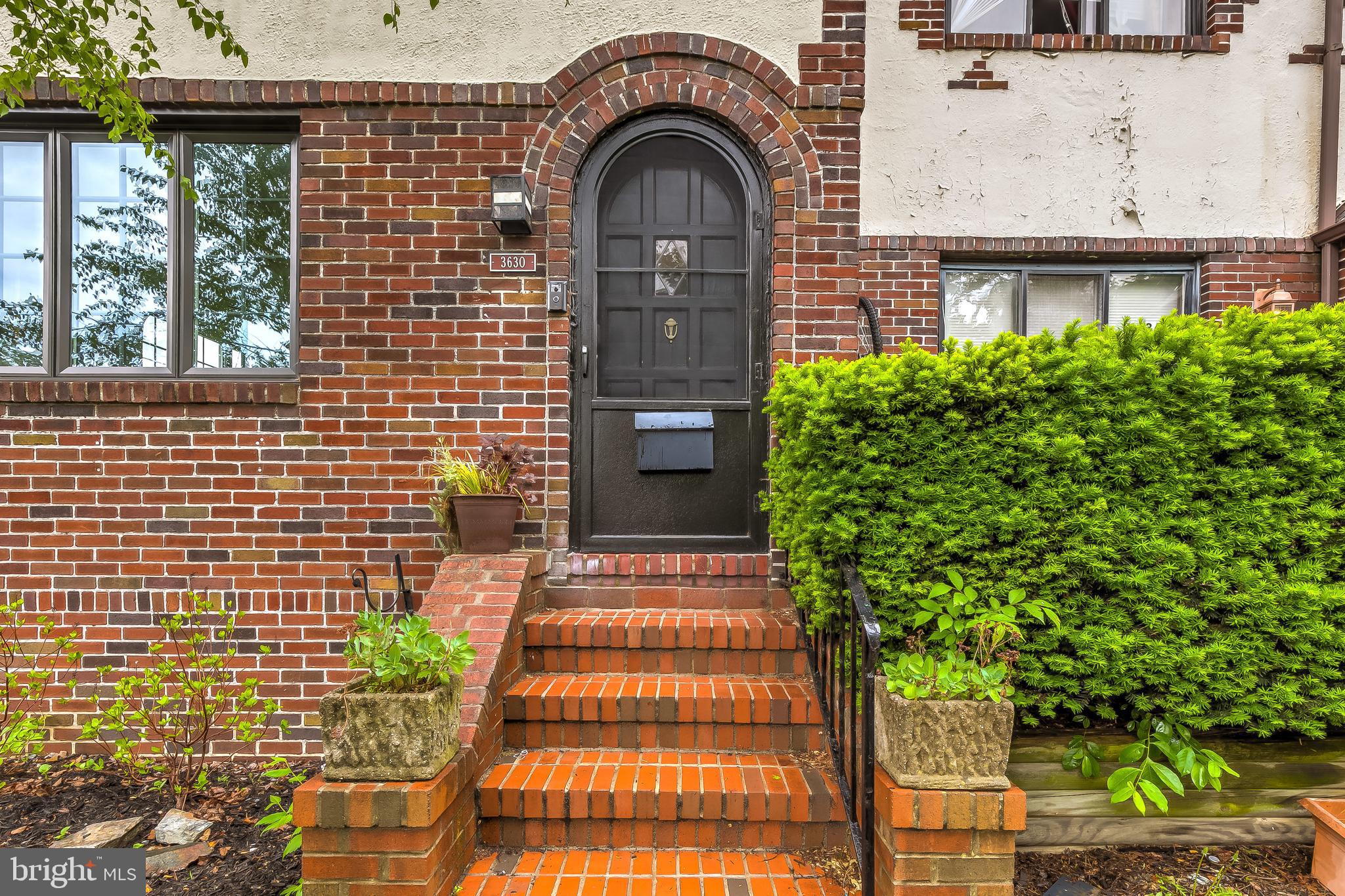 3630 Elkader Road Baltimore, MD 21218 - Photo 2 of 30 Front entry with arched doorway