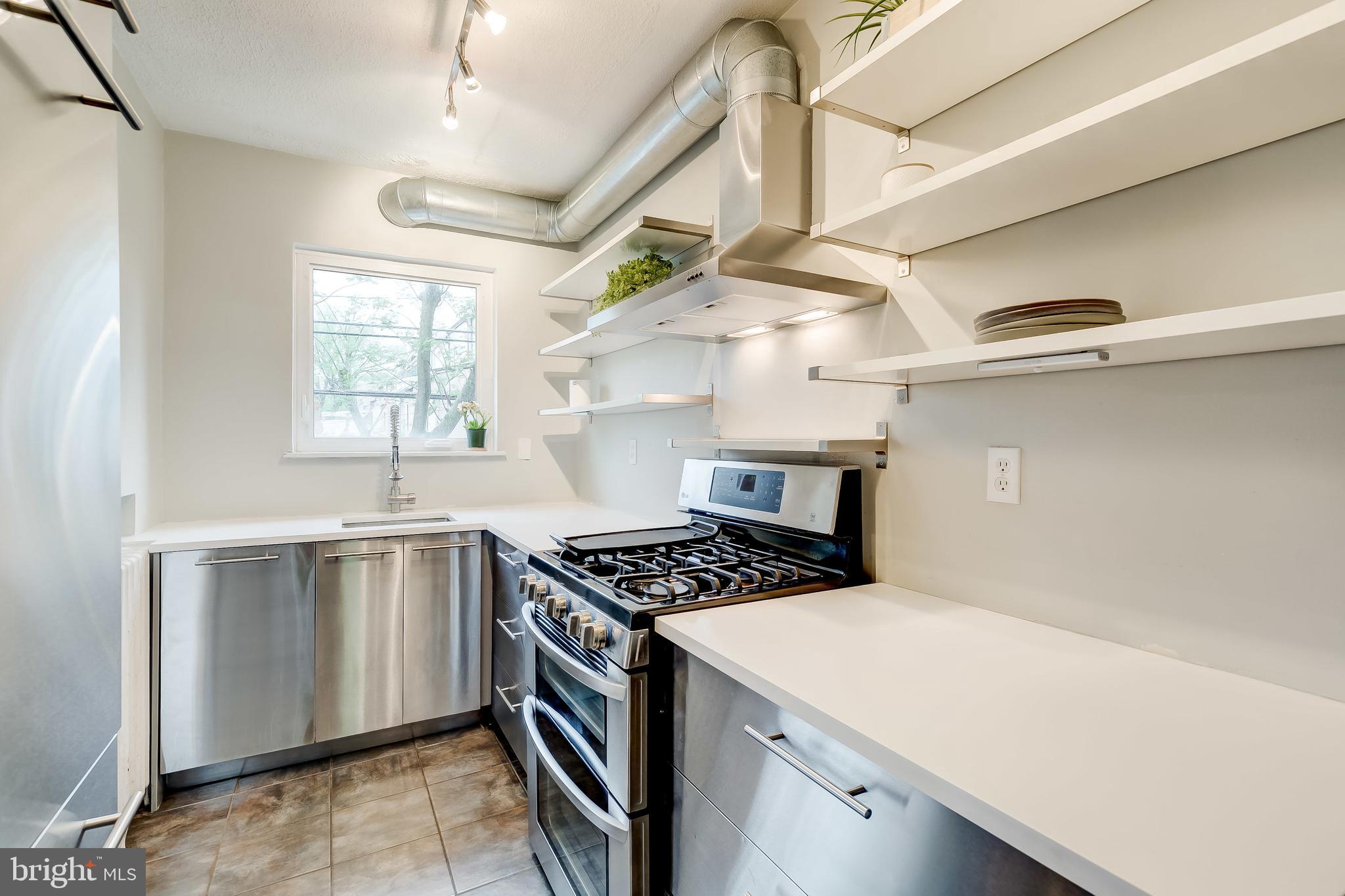 3630 Elkader Road Baltimore, MD 21218 - Photo 13 of 30 Kitchen with Full use of space & functional layout