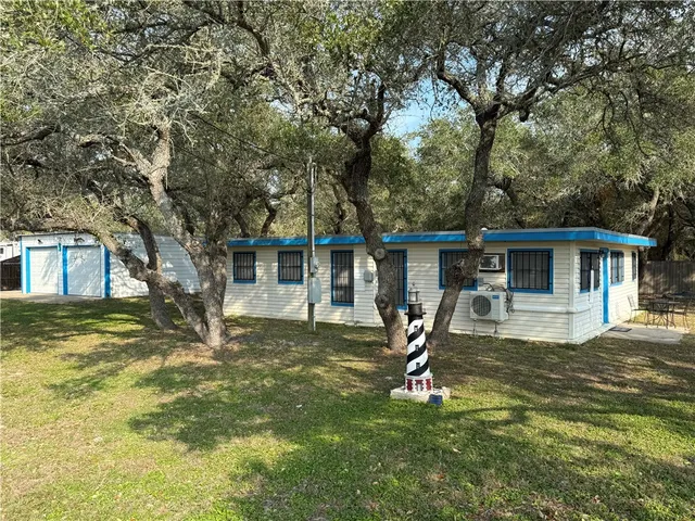 $190,000 | 420 West Alamito Street, Rockport, TX 78382