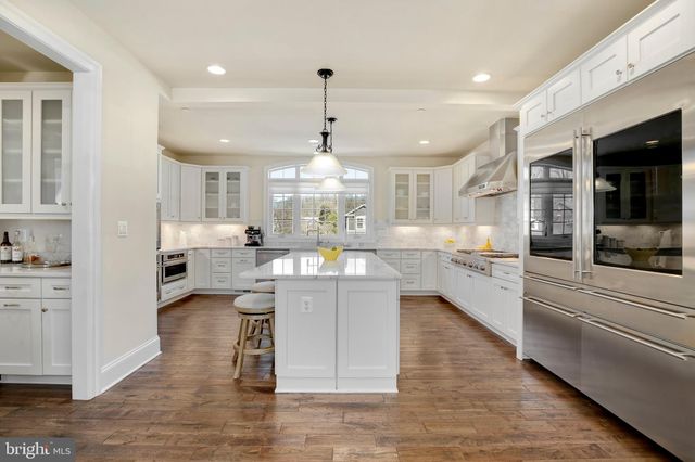 $2,220,000 | 5600 Namakagan Road, Bethesda, MD 20816