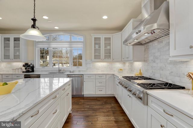 $2,220,000 | 5600 Namakagan Road, Bethesda, MD 20816