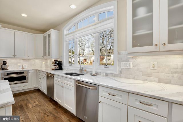 $2,220,000 | 5600 Namakagan Road, Bethesda, MD 20816