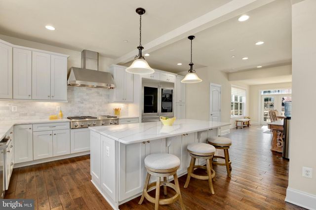 $2,220,000 | 5600 Namakagan Road, Bethesda, MD 20816