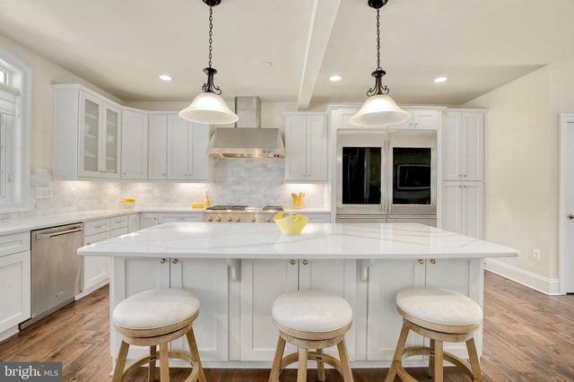 $2,220,000 | 5600 Namakagan Road, Bethesda, MD 20816