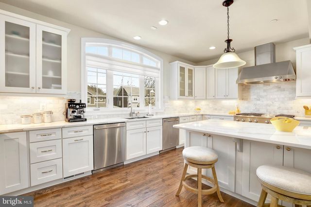 $2,220,000 | 5600 Namakagan Road, Bethesda, MD 20816