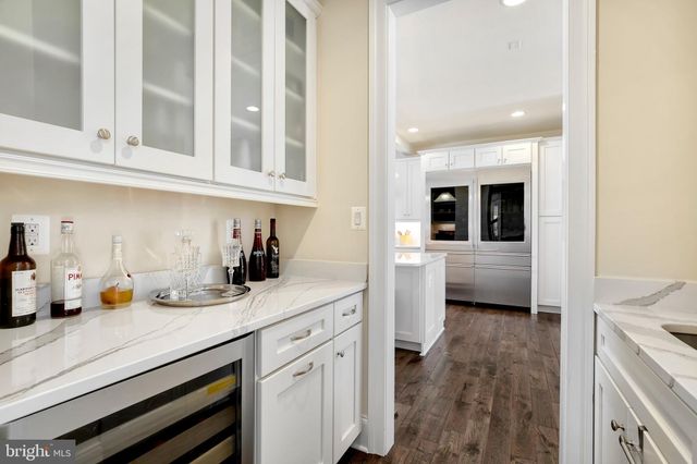 $2,220,000 | 5600 Namakagan Road, Bethesda, MD 20816