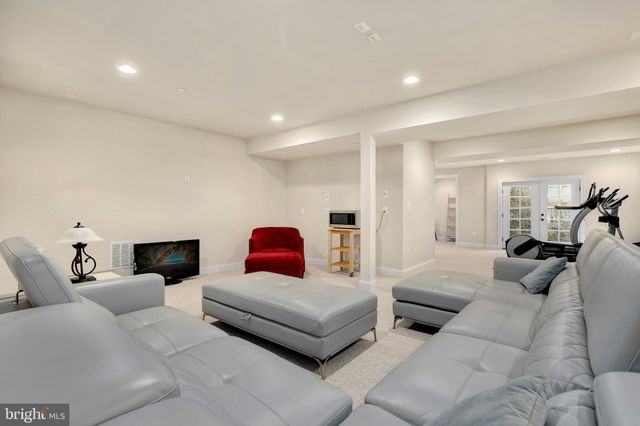 $2,220,000 | 5600 Namakagan Road, Bethesda, MD 20816