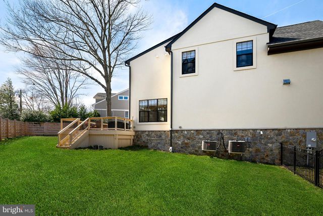 $2,220,000 | 5600 Namakagan Road, Bethesda, MD 20816