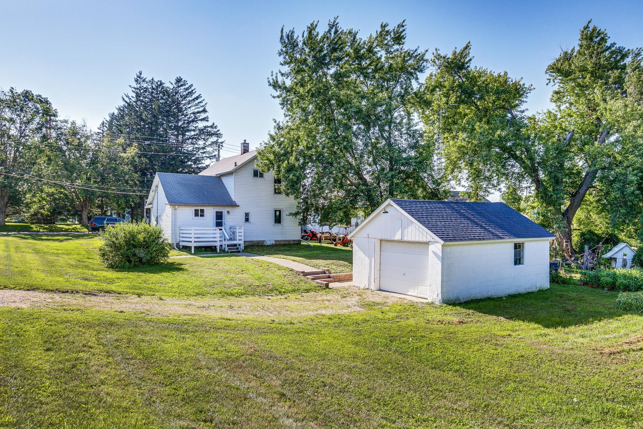 105 10th Street Northwest Plainview, MN 55964 - Photo 17 of 26