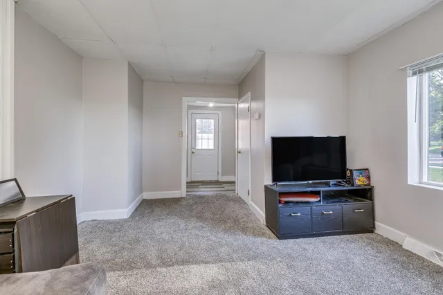 $239,824 | 105 10th Street Northwest, Plainview, MN 55964