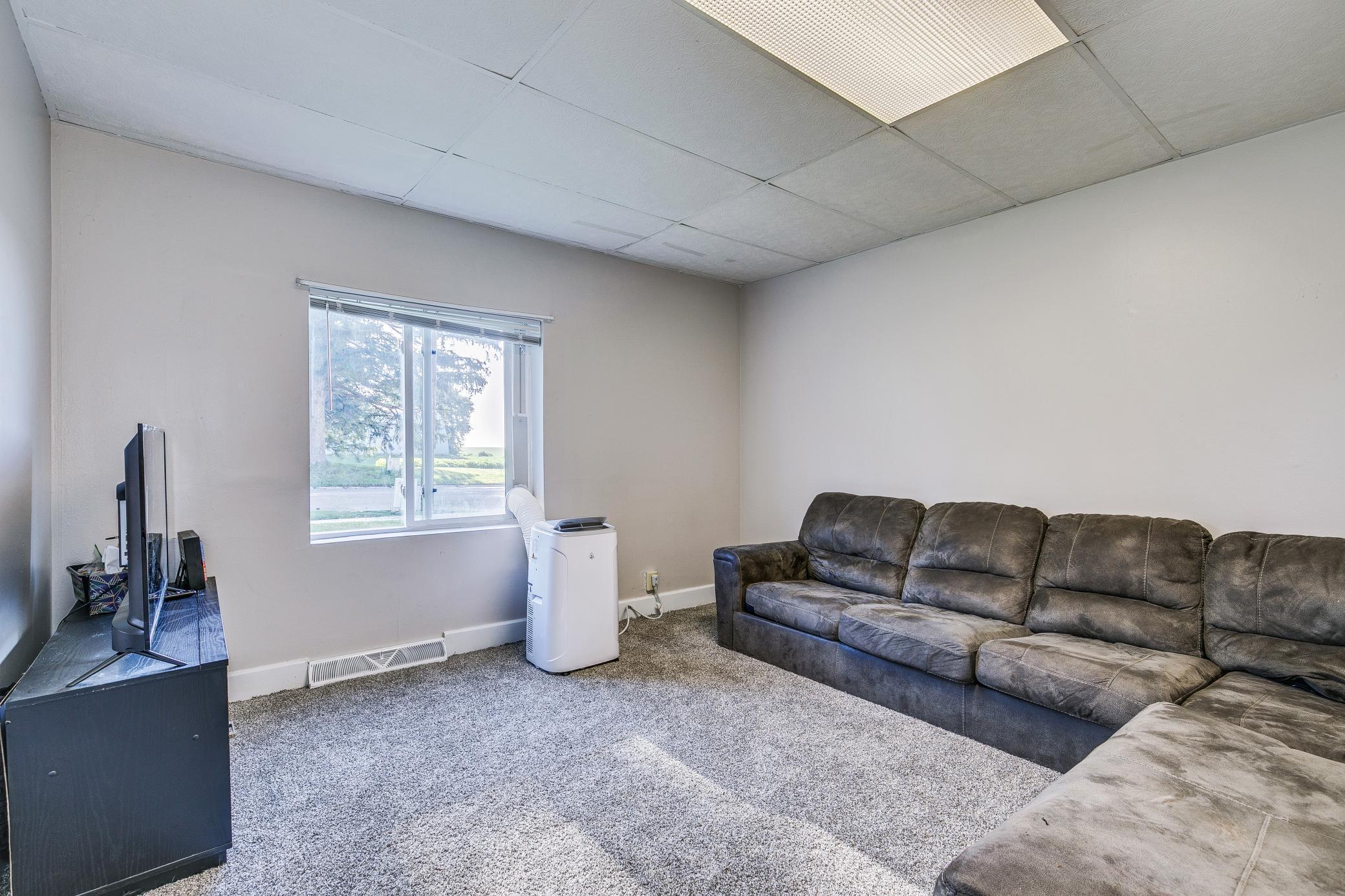 105 10th Street Northwest Plainview, MN 55964 - Photo 7 of 26