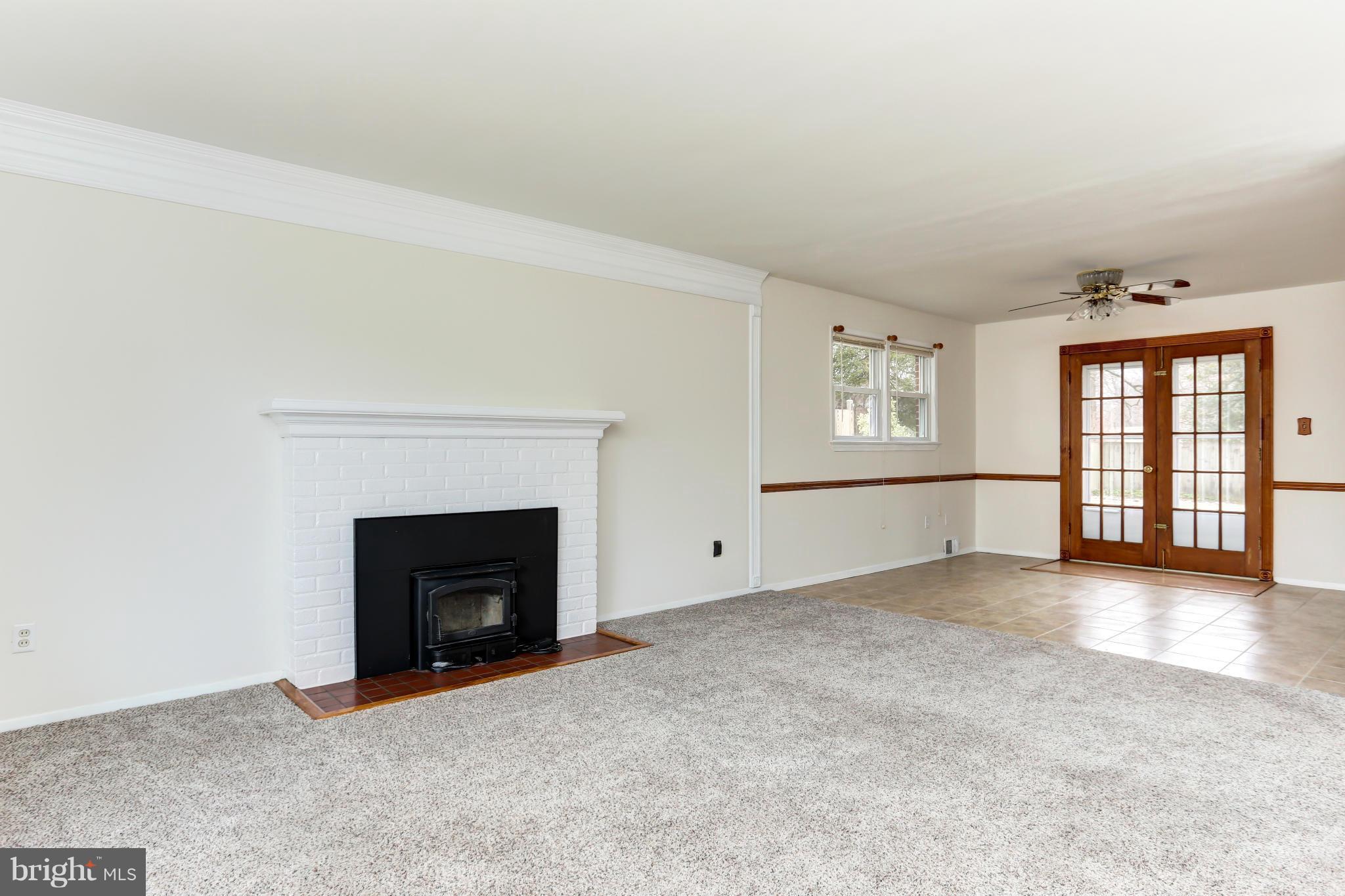 7417 Farnum Street Springfield, VA 22151 - Photo 3 of 22 Living Room