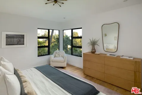 $2,750,000 | 5692 Holly Oak Drive, Los Angeles, CA 90068