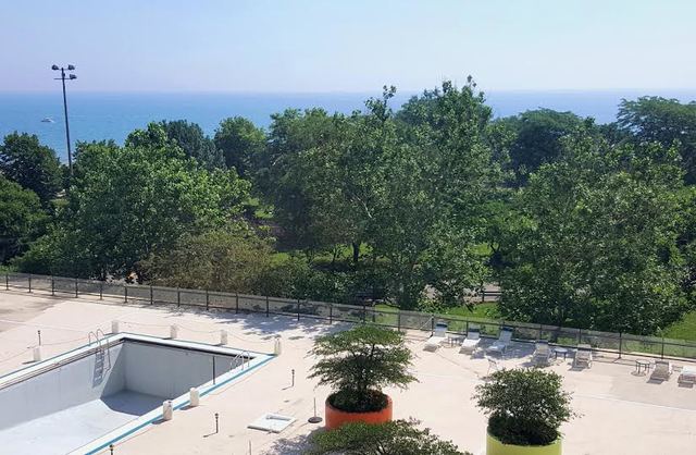 5701 North Sheridan Road, Unit 6P Chicago, IL 60660 - Photo 18 of 20 a view of a lake view