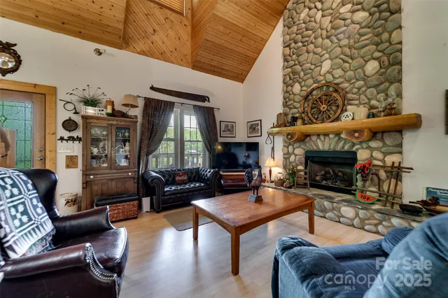 $575,000 | 54 Barnwood Way, Whittier, NC 28789