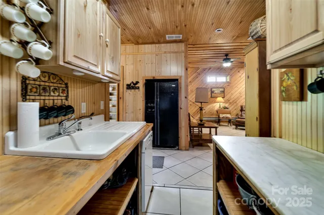 $575,000 | 54 Barnwood Way, Whittier, NC 28789