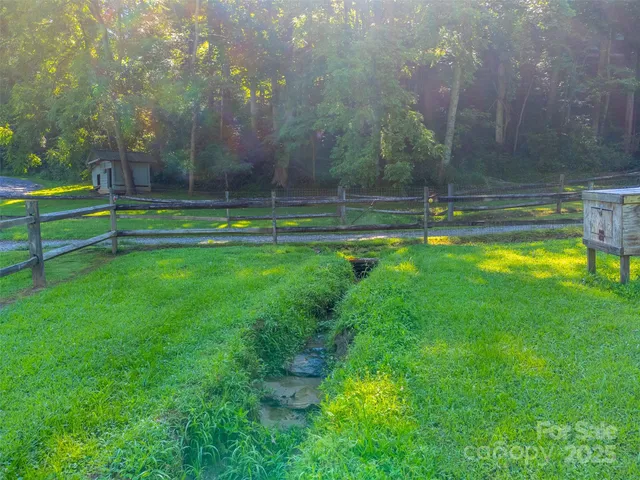 $575,000 | 54 Barnwood Way, Whittier, NC 28789