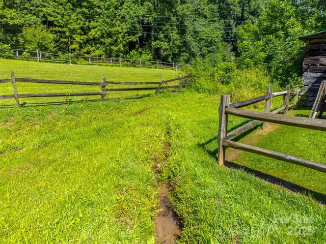 $575,000 | 54 Barnwood Way, Whittier, NC 28789