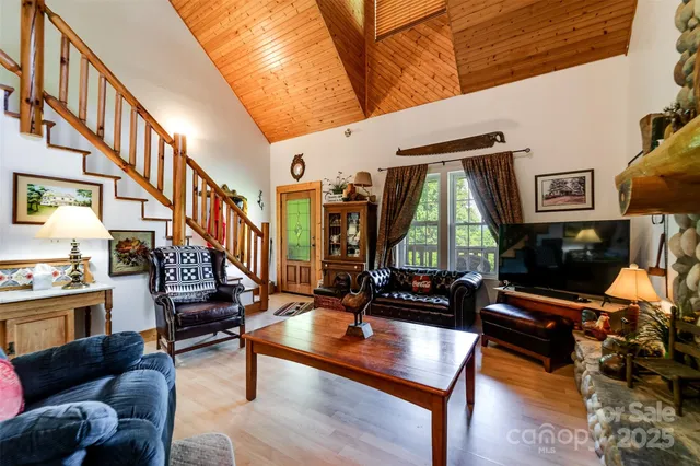 $575,000 | 54 Barnwood Way, Whittier, NC 28789