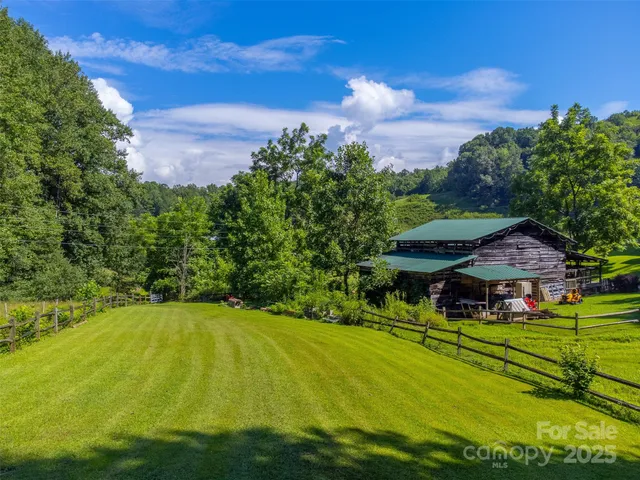 $575,000 | 54 Barnwood Way, Whittier, NC 28789