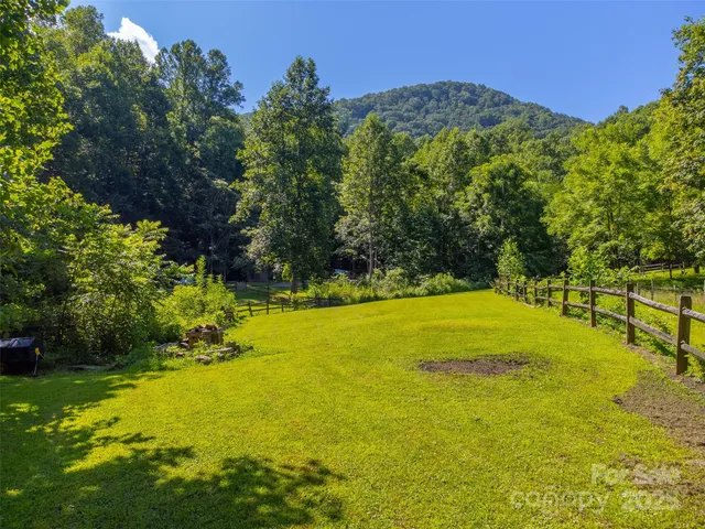 $575,000 | 54 Barnwood Way, Whittier, NC 28789
