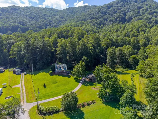 $575,000 | 54 Barnwood Way, Whittier, NC 28789