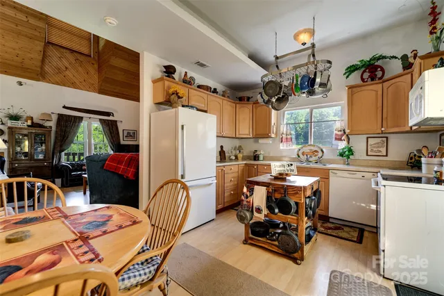 $575,000 | 54 Barnwood Way, Whittier, NC 28789