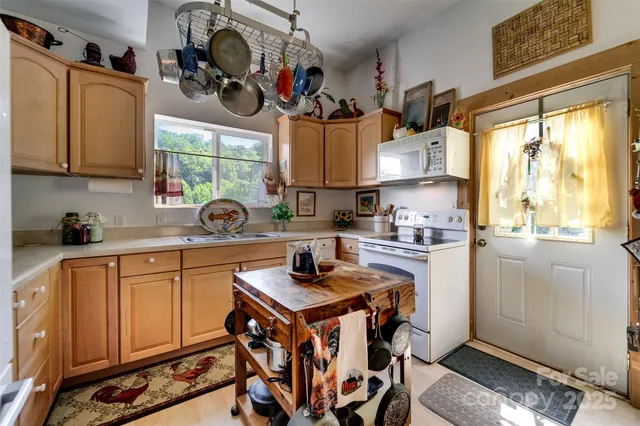 $575,000 | 54 Barnwood Way, Whittier, NC 28789