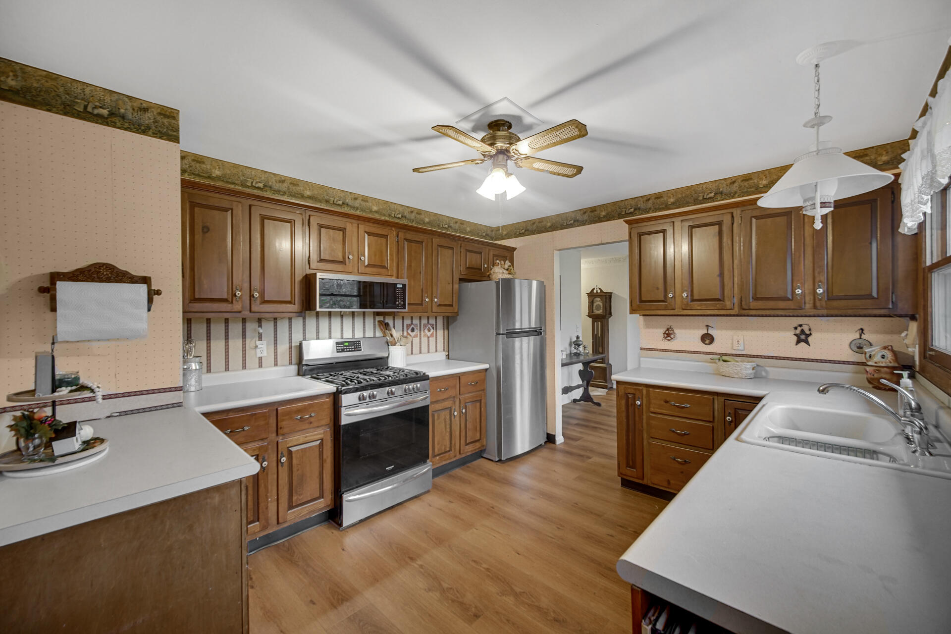 660 North 700 West Hobart, IN 46342 - Photo 9 of 40 1920x1280