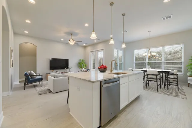 $2,900 | 3750 East Palm Valley Boulevard, Unit 29, Round Rock, TX 78665