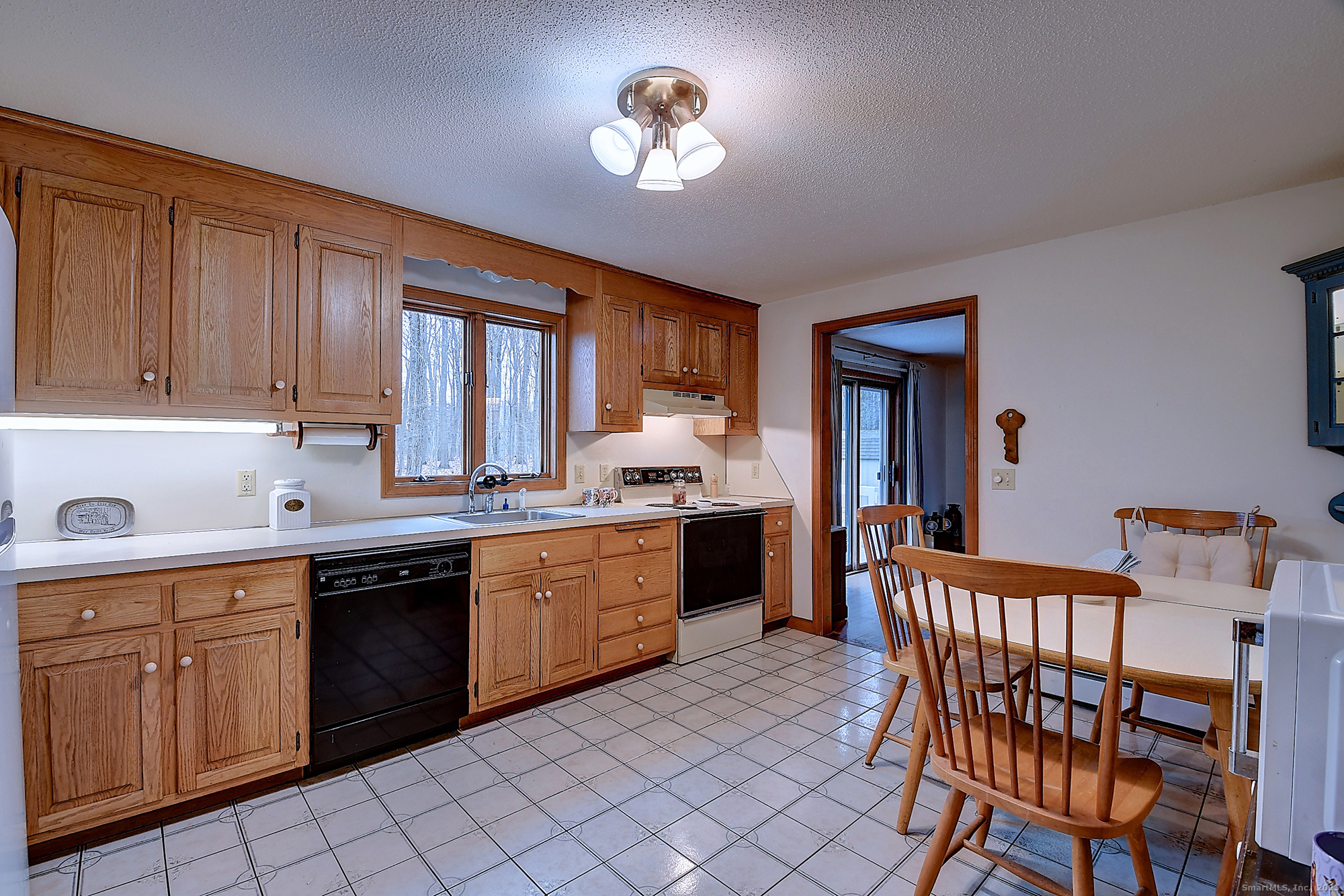 124 Notch Road Bolton, CT 06043 - Photo 3 of 40