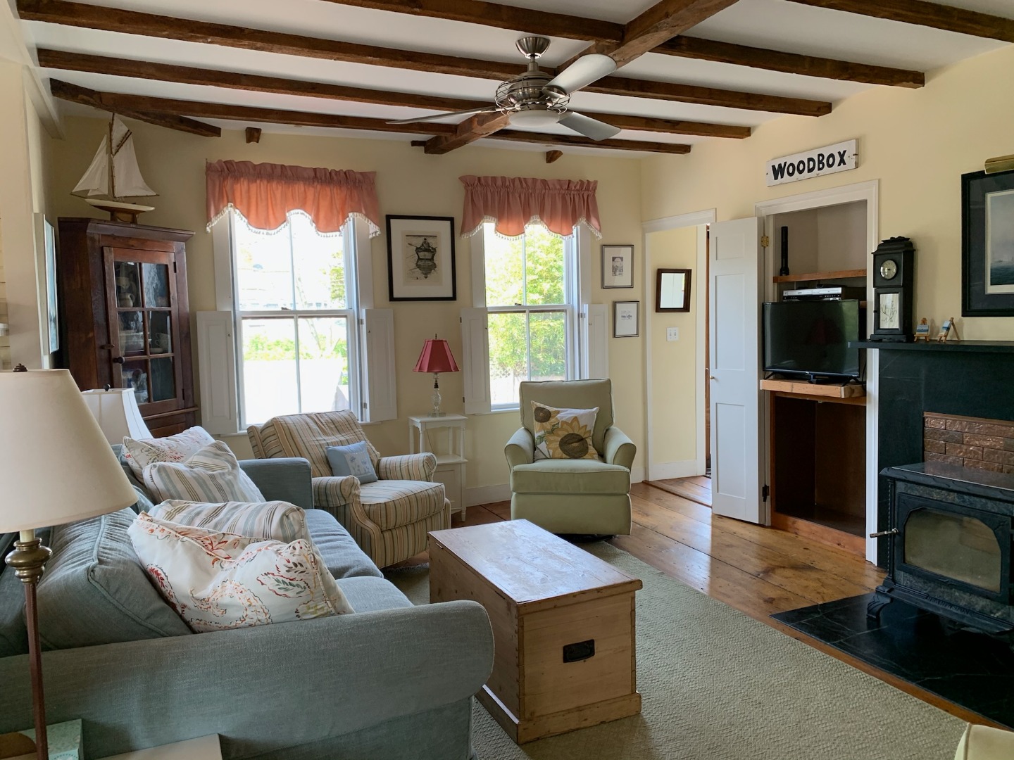 40 Pine Street Nantucket, MA 02554 - Photo 4 of 34