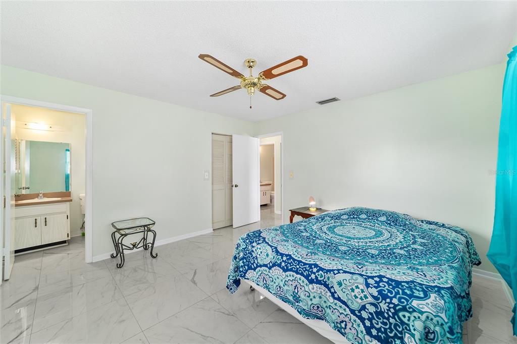 15083 Southwest 43rd Terrace Road Ocala, FL 34473 - Photo 5 of 33